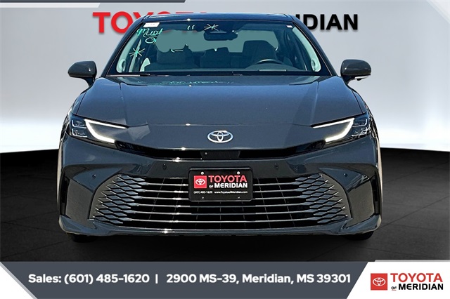 2025 Toyota Camry XLE photo 3