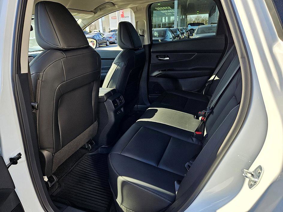 2025 Nissan Murano SV photo 6