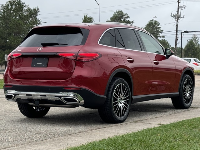 2025 Mercedes Benz GLC 300 photo 2