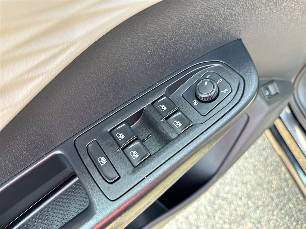 2022 Volkswagen Taos S photo 13