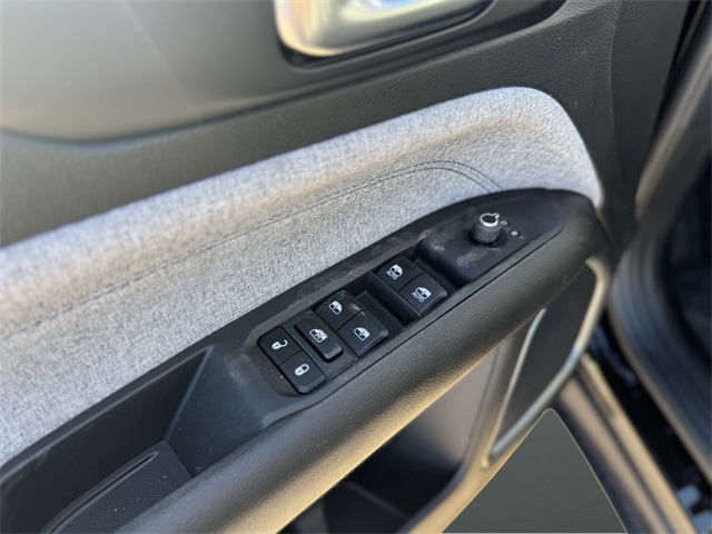 2025 Jeep Compass Latitude photo 9