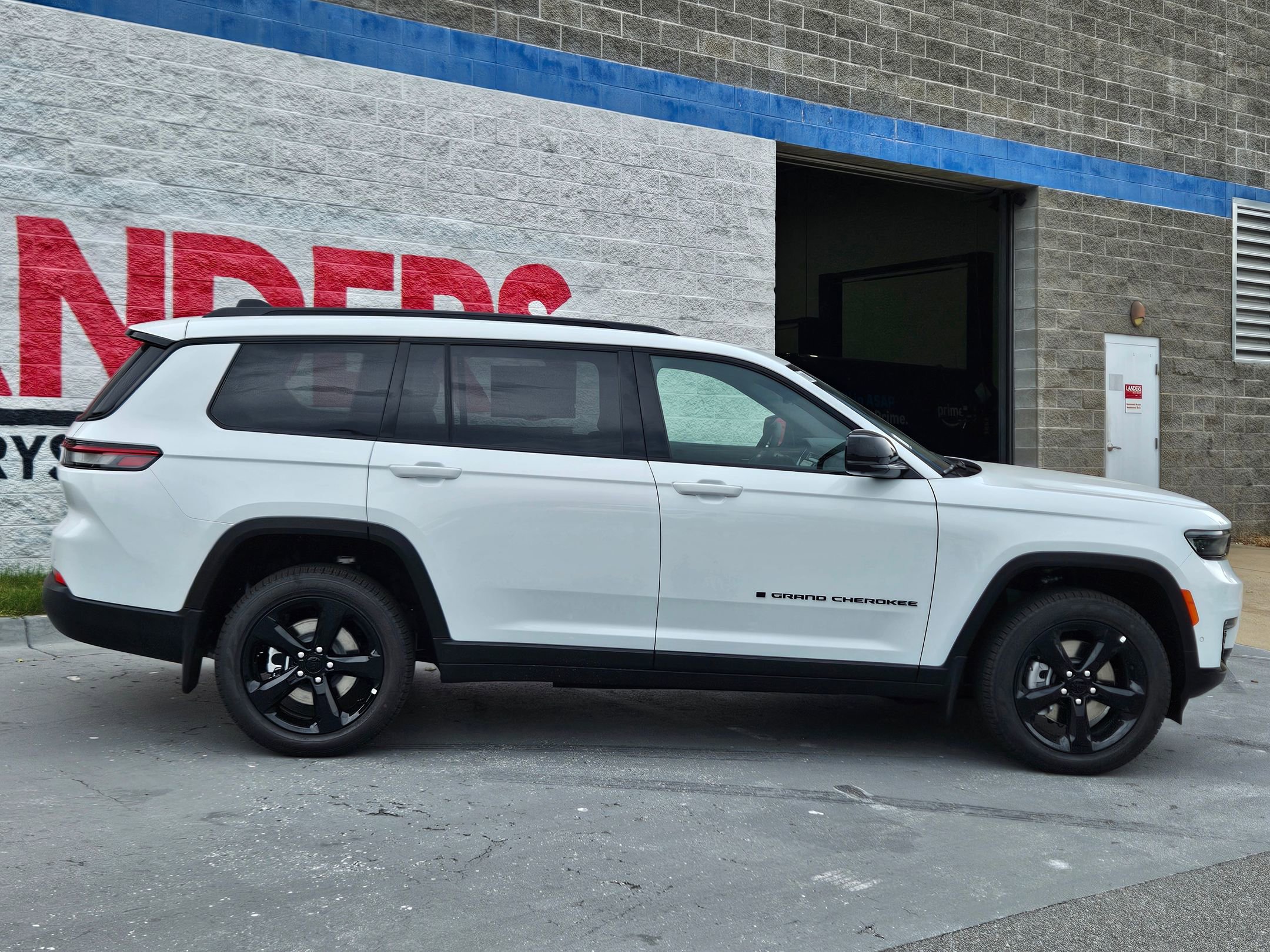 2025 Jeep Grand Cherokee Limited photo 5
