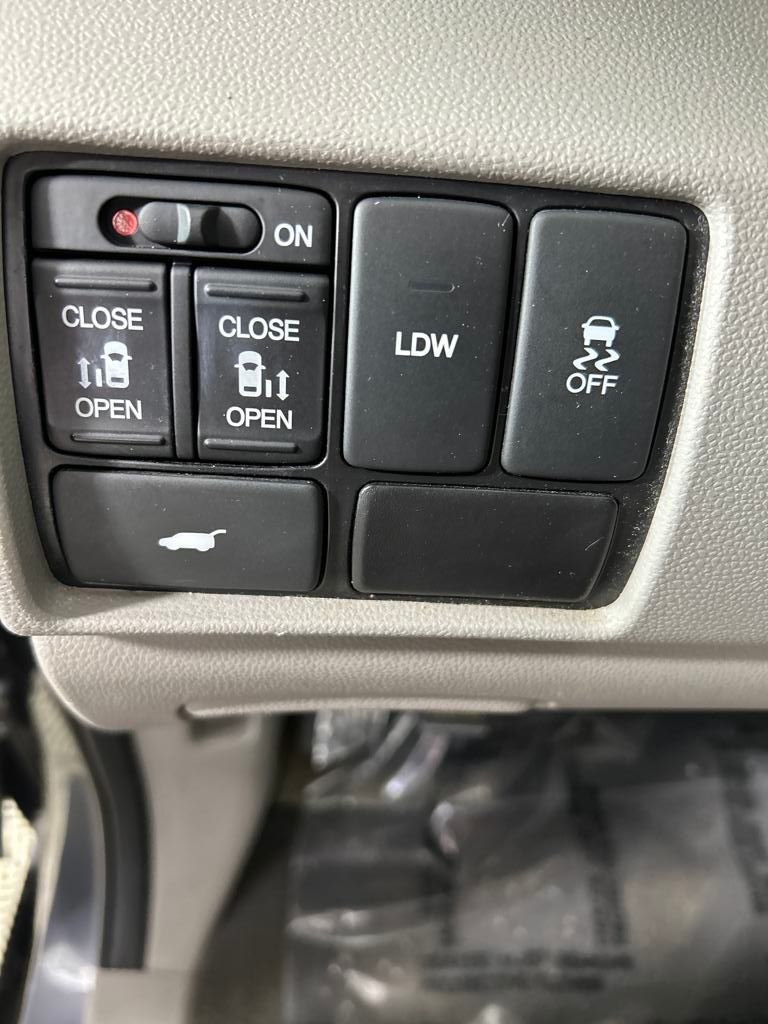 2017 Honda Odyssey EX-L photo 18