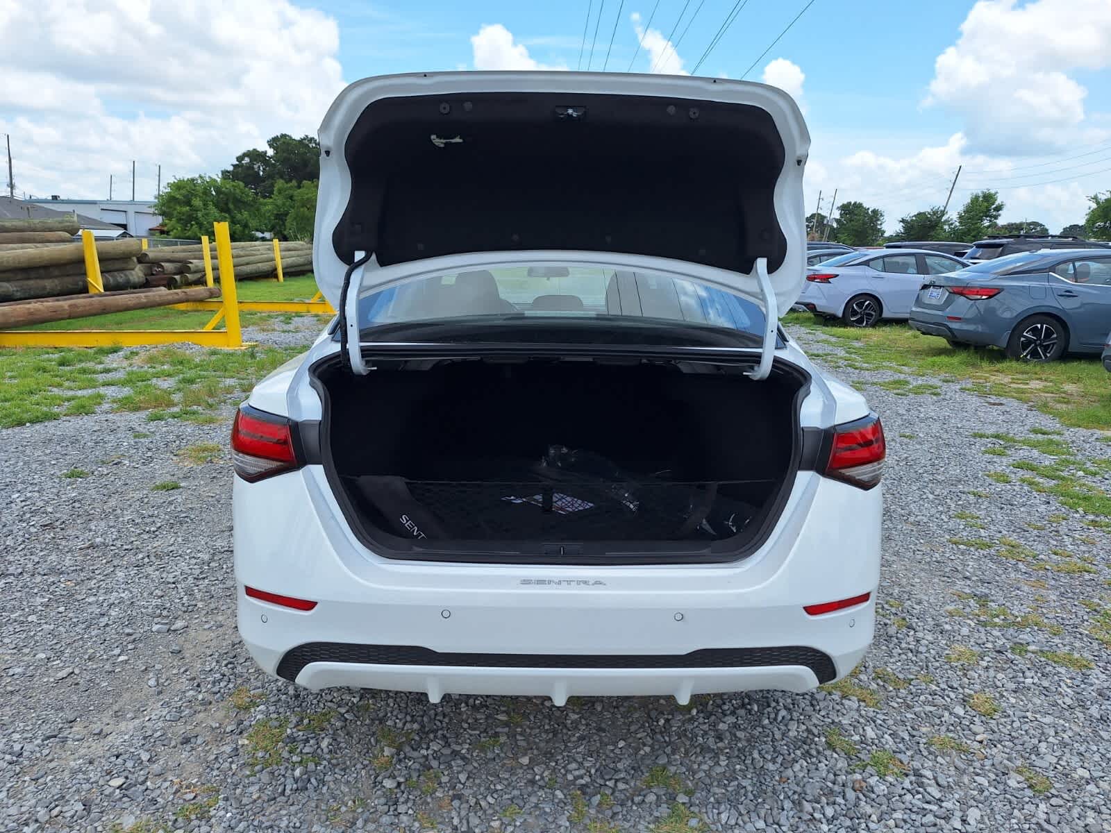 2025 Nissan Sentra SV photo 23