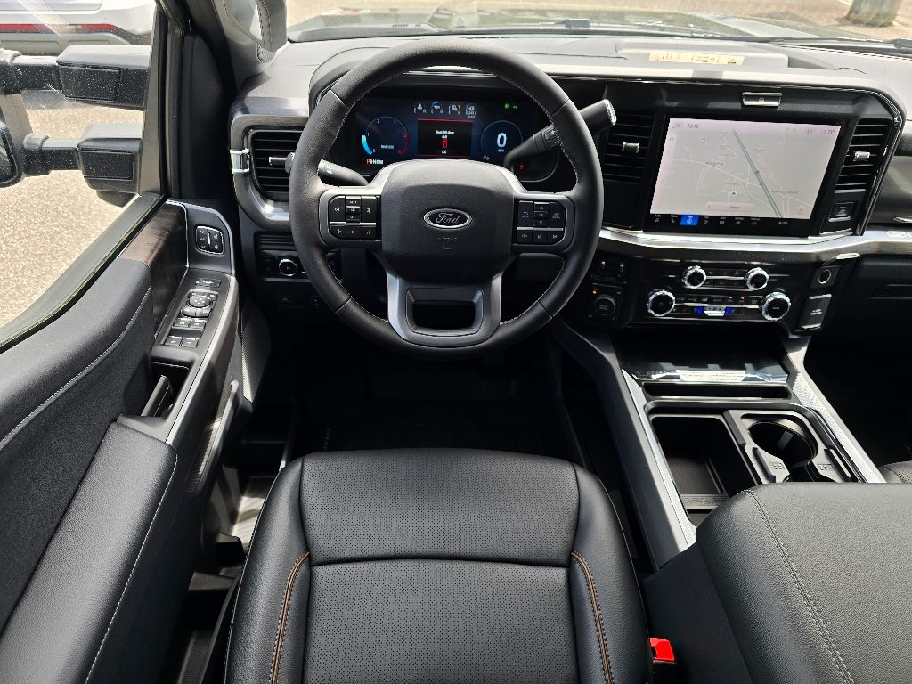 2025 Ford F-250 Lariat photo 4