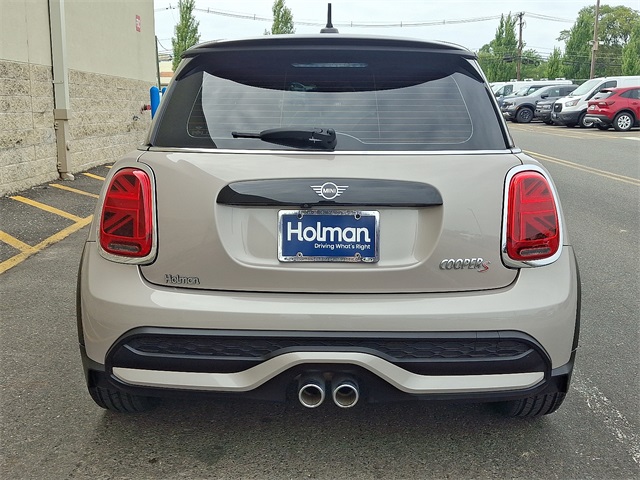 2024 Mini Cooper 2 Door Hardtop Signature photo 6