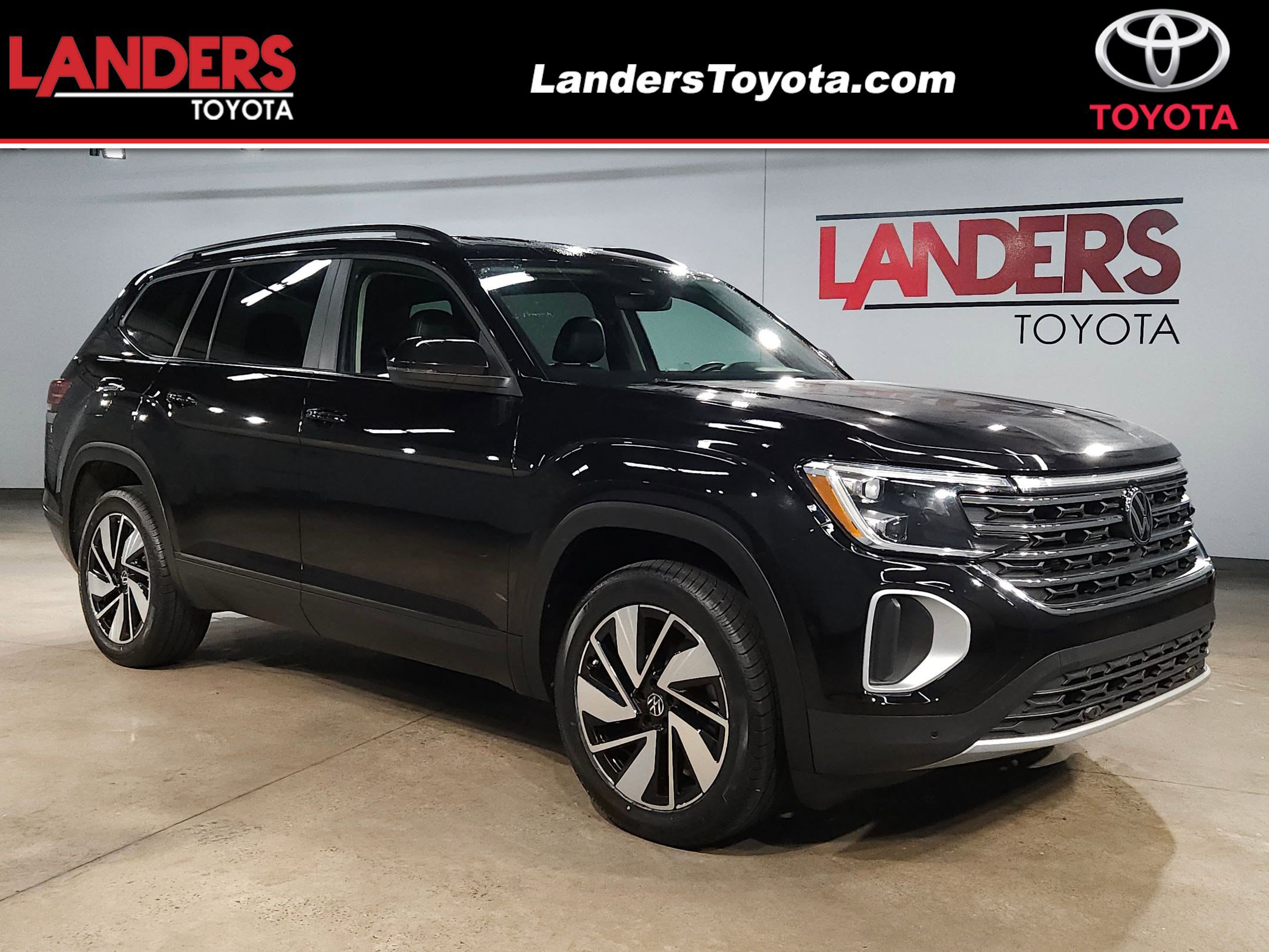 2024 Volkswagen Atlas SE w/Tech's photo