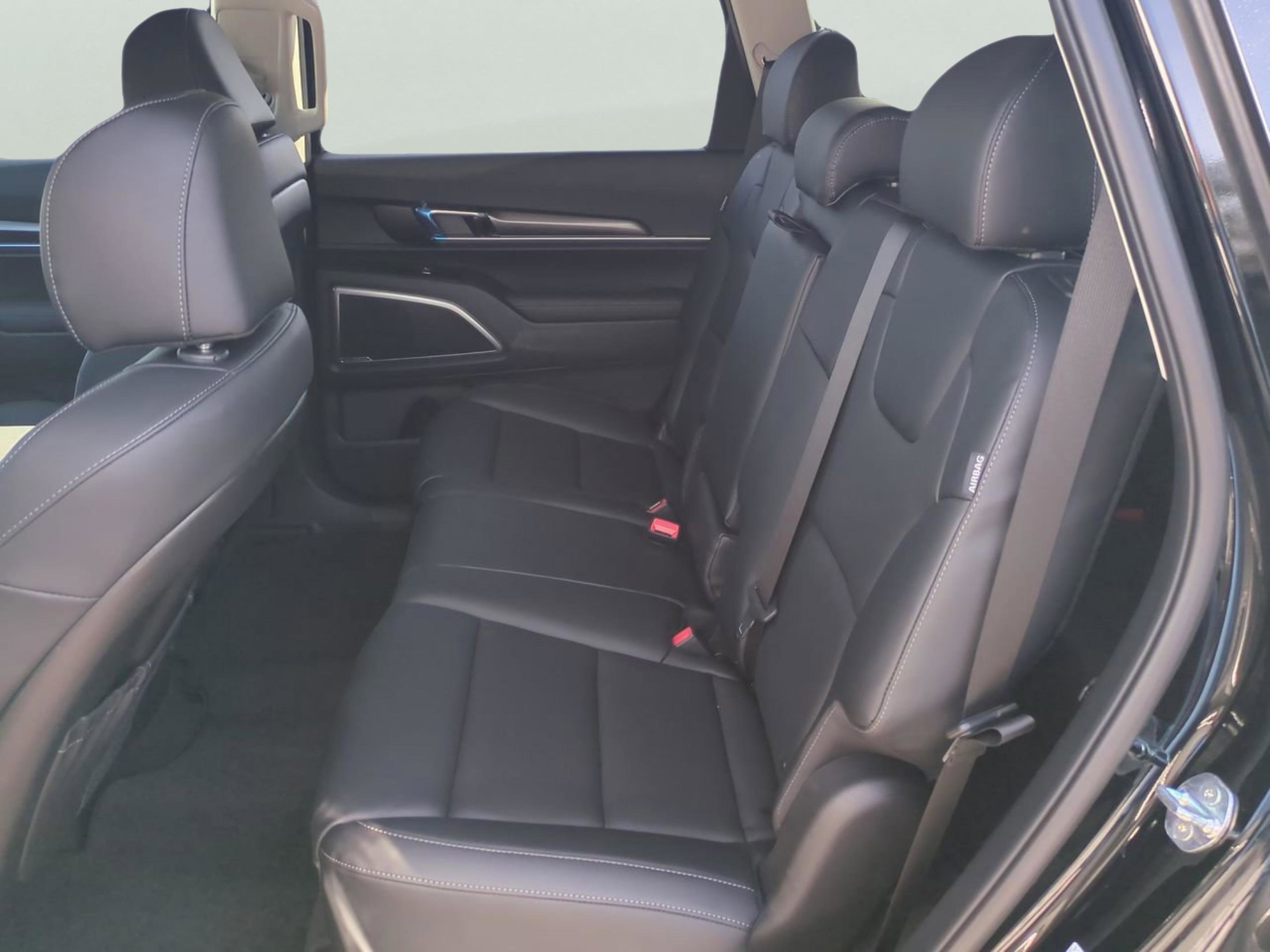 2025 Kia Telluride LX photo 15