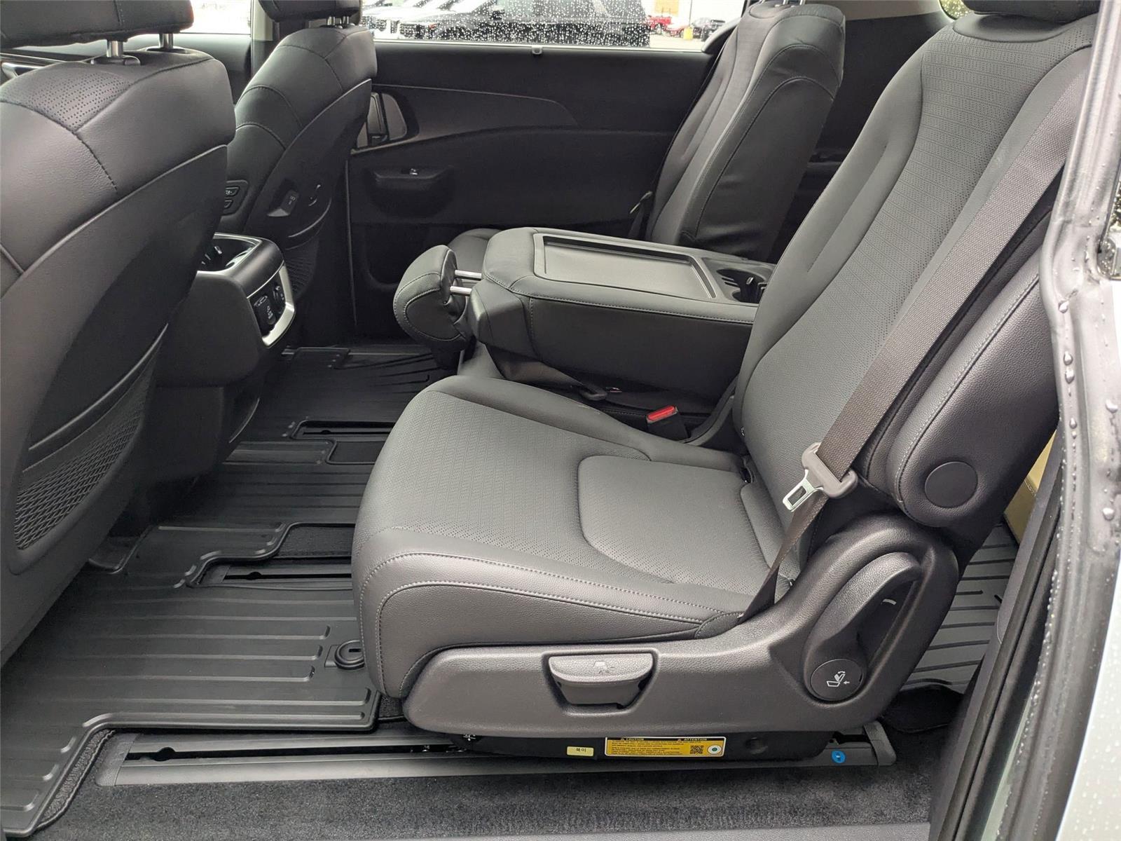 2025 Kia Carnival SX Prestige photo 25