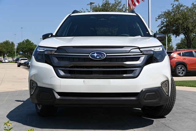 2025 Subaru Forester Premium photo 8