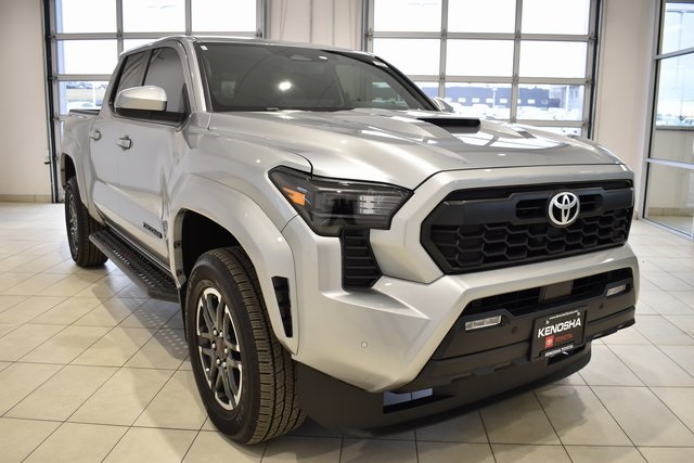 2024 Toyota Tacoma TRD Sport's photo