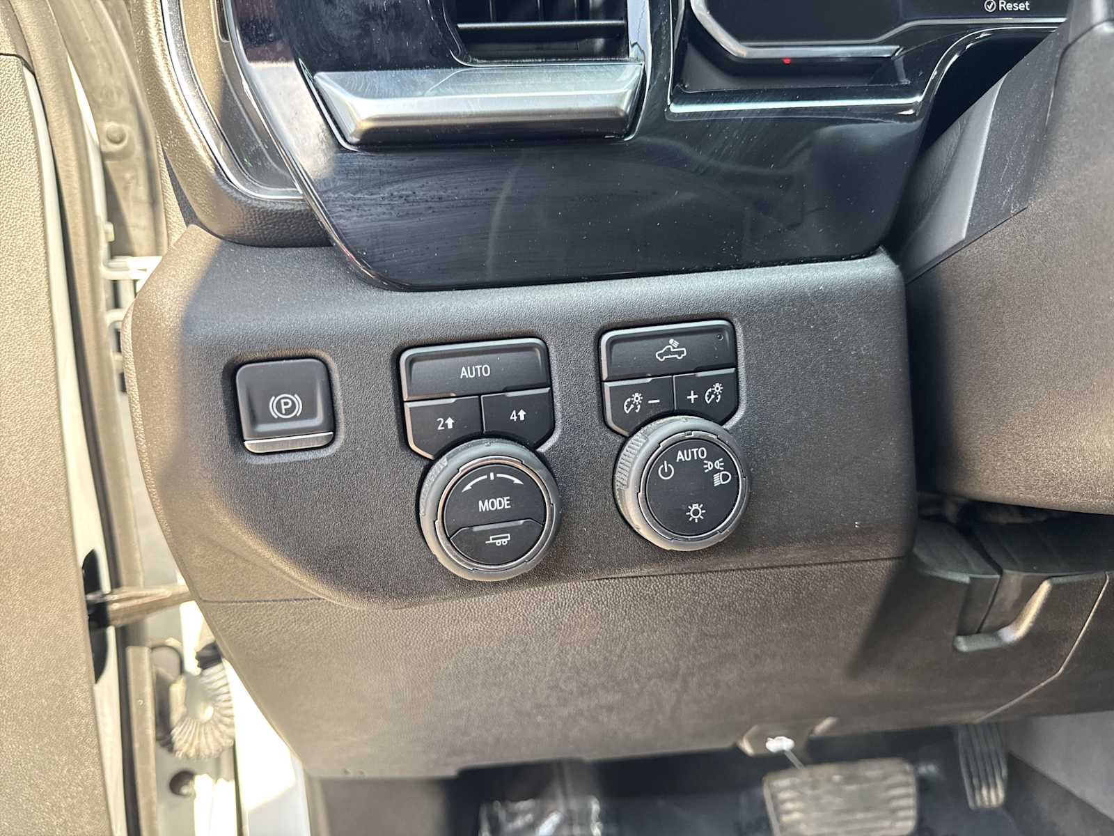2024 Chevrolet Silverado 1500 LT photo 16