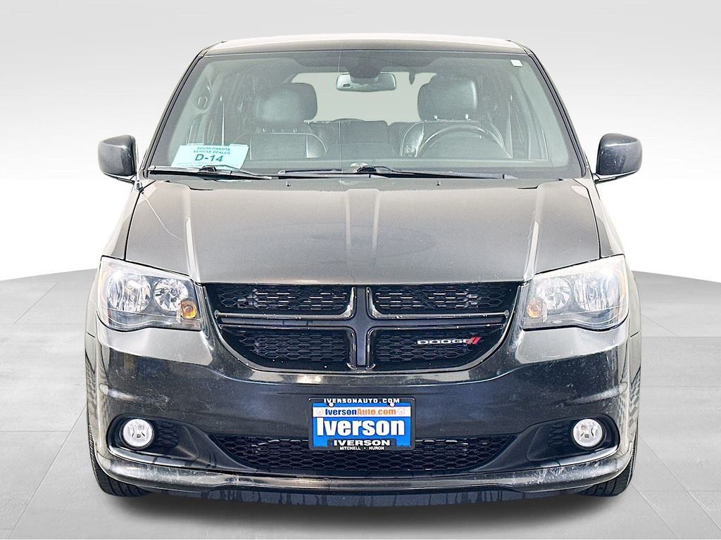 Used 2019 Dodge Grand Caravan SXT with VIN 2C4RDGCGXKR552899 for sale in Huron, SD