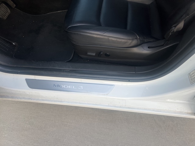2018 Tesla Model 3 Long Range photo 17