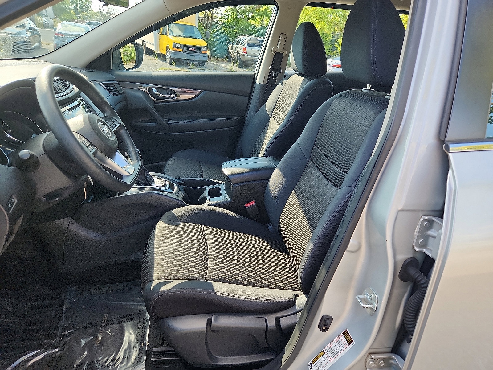 2017 Nissan Rogue S photo 12