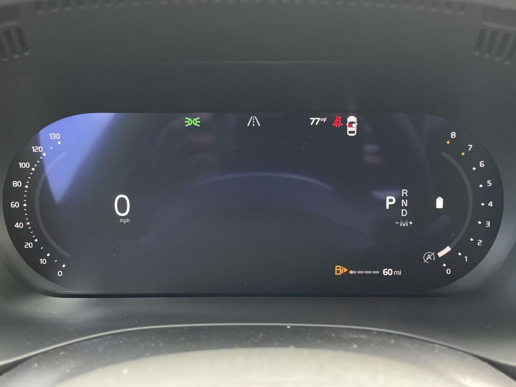 2026 Volvo XC60 B5 Core photo 15