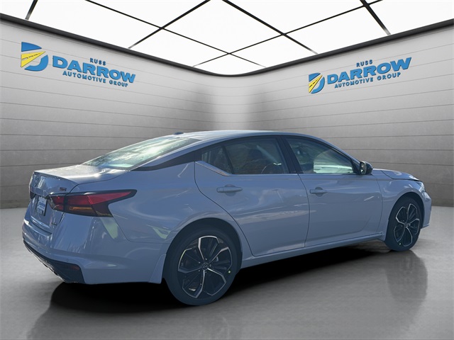 2025 Nissan Altima 2.5 SR photo 4