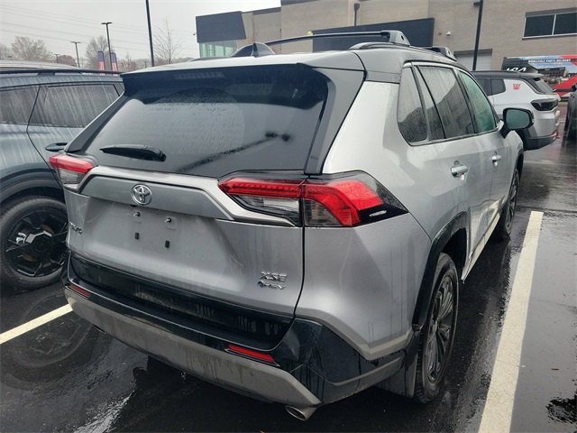 2025 Toyota RAV4 Hybrid XSE photo 4