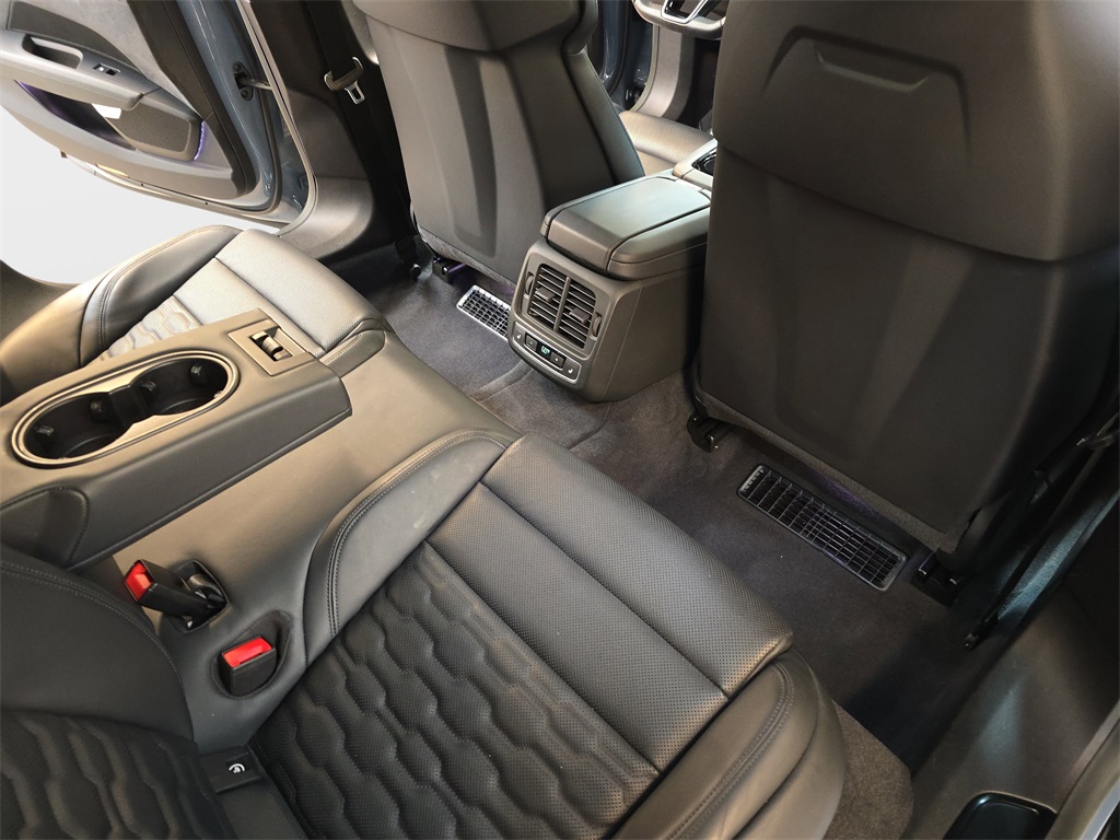2023 Audi e-tron GT Prestige photo 12