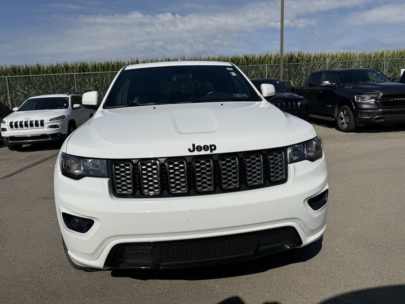 2020 Jeep Grand Cherokee Altitude photo 2