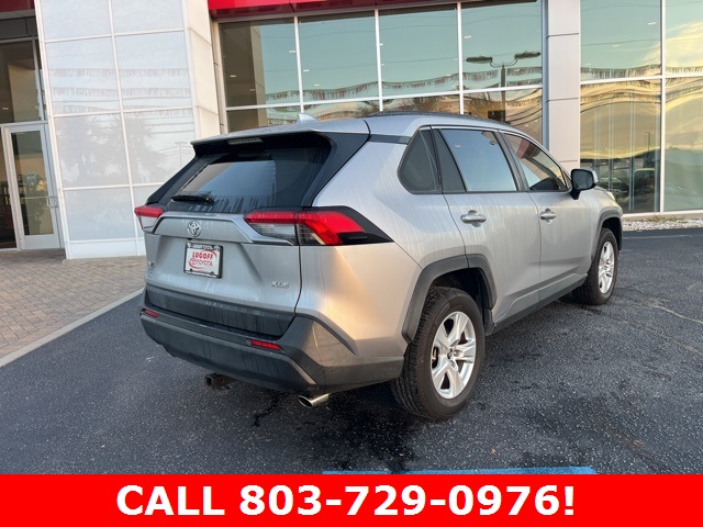 2019 Toyota RAV4 XLE photo 3