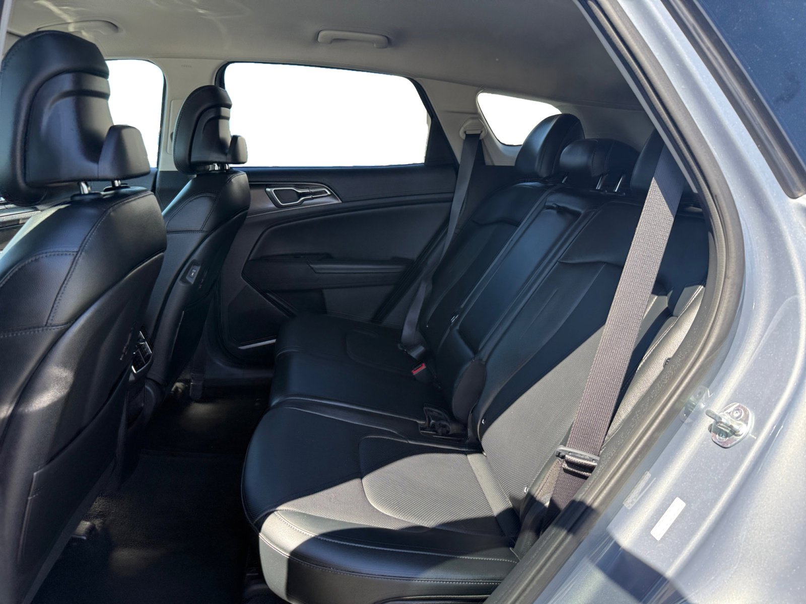 2024 Kia Sportage EX photo 16