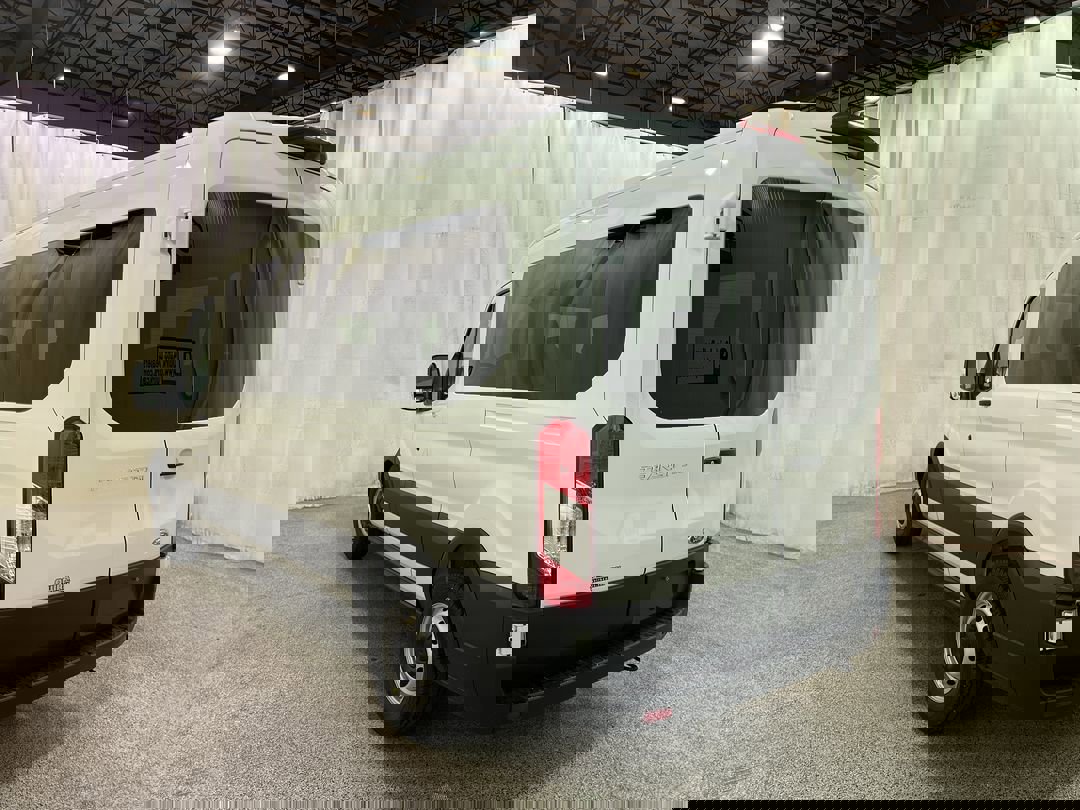 New 2025 OXFORD WHITE Ford XL image 9