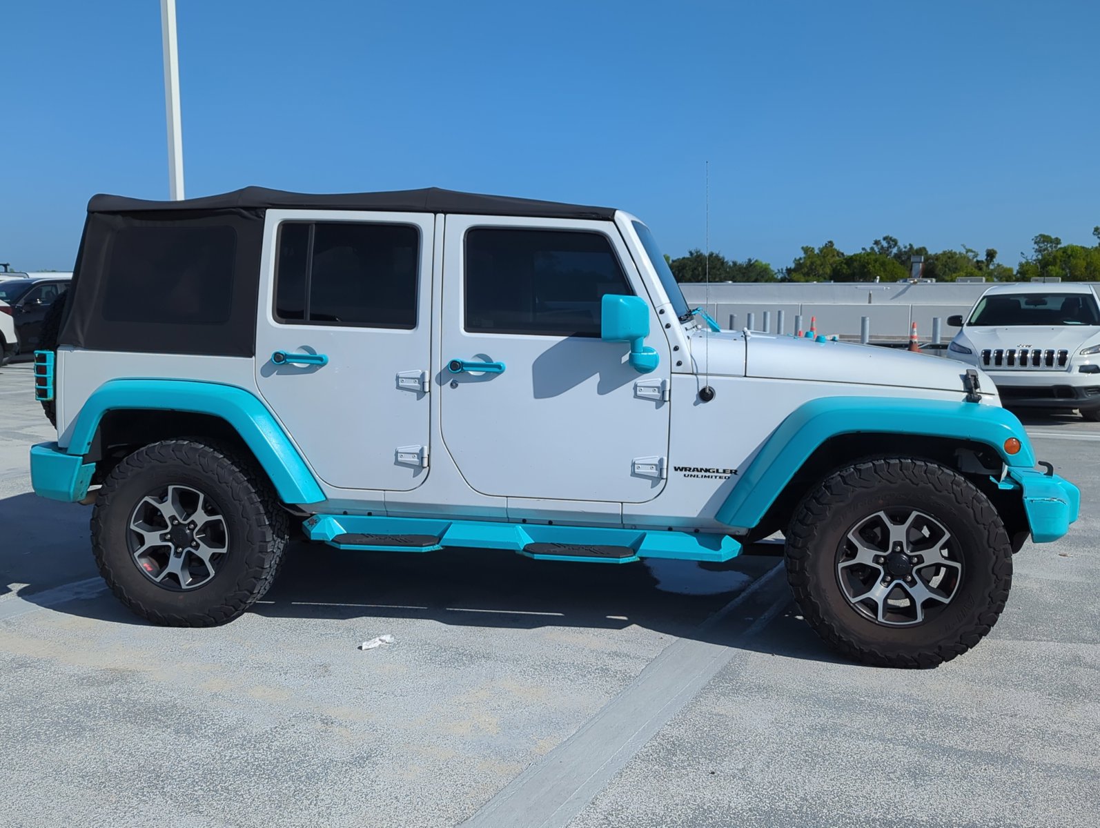 2015 Jeep Wrangler Unlimited Rubicon photo 4