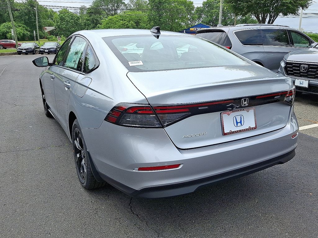 2025 Honda Accord SE photo 2