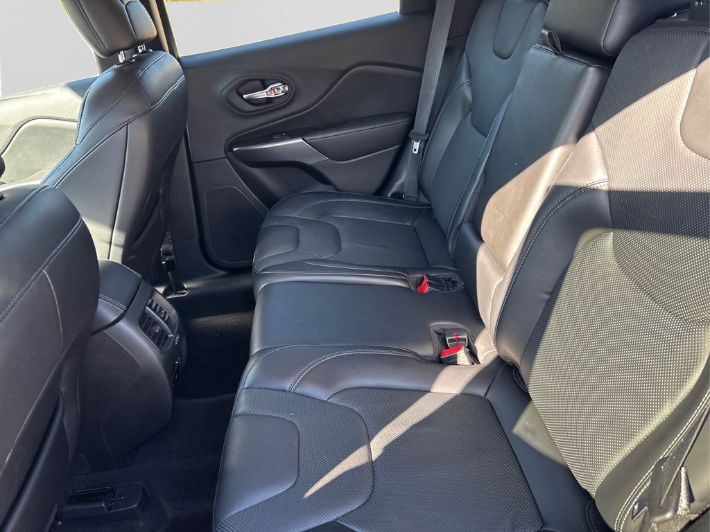 2019 Jeep Cherokee Limited photo 10