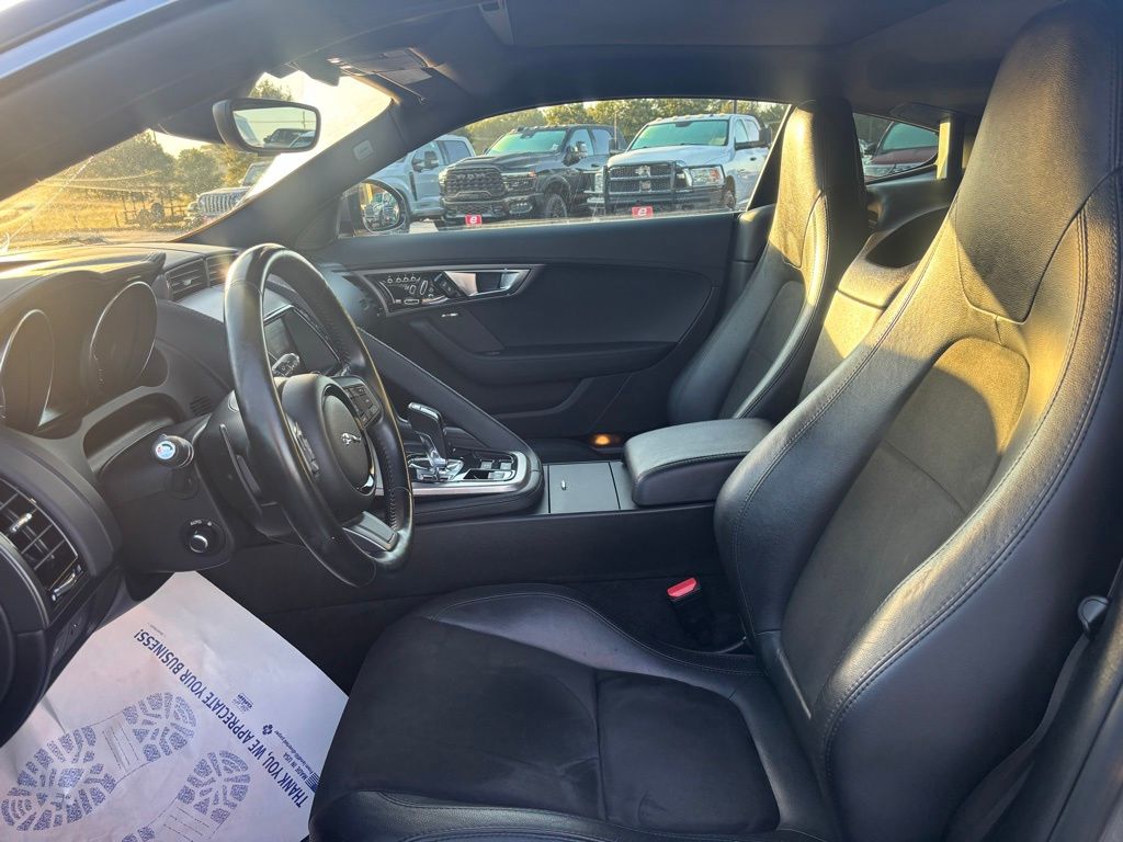 2016 Jaguar F-TYPE Base photo 12
