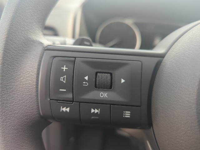 2024 Nissan Rogue SV photo 12