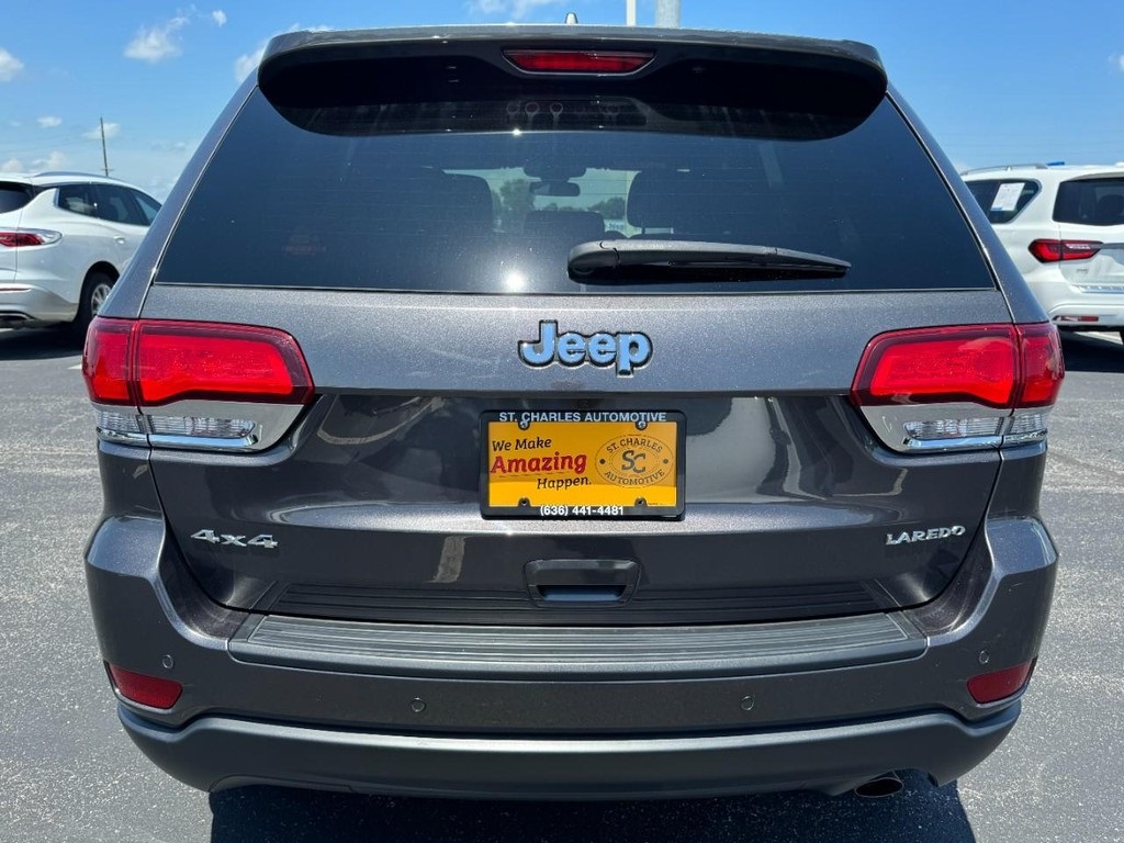 2021 Jeep Grand Cherokee Laredo E photo 3