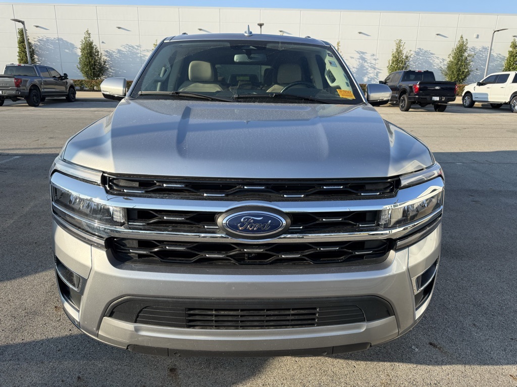 2024 Ford Expedition MAX Limited photo 2