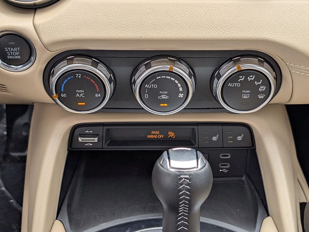 2025 Mazda MX-5 Miata Miata RF Grand Touring photo 21