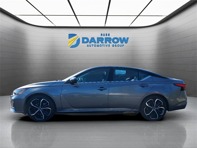 2023 Nissan Altima 2.5 SR photo 2