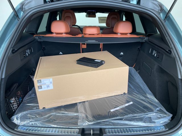 2026 Mercedes Benz GLC 300 photo 2