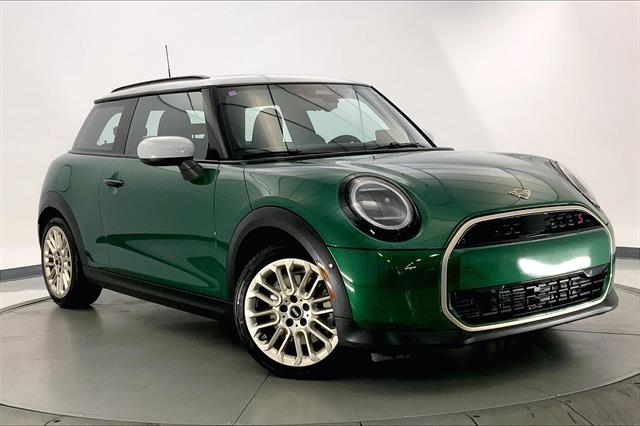 2025 MINI Hardtop 2 Door S's photo