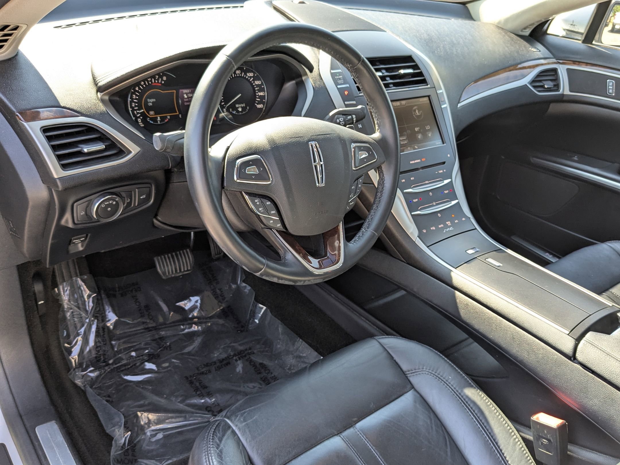 2016 Lincoln MKZ Base photo 17