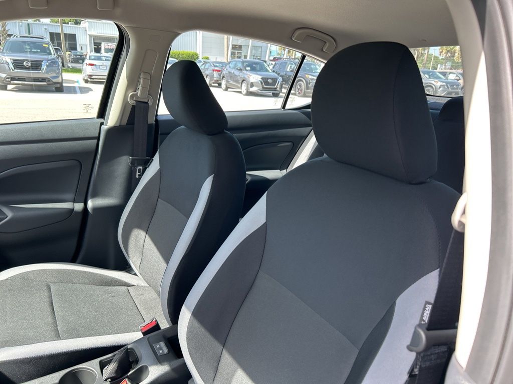 2025 Nissan Versa S photo 13