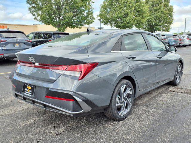 2025 Hyundai Elantra Hybrid Limited photo 10