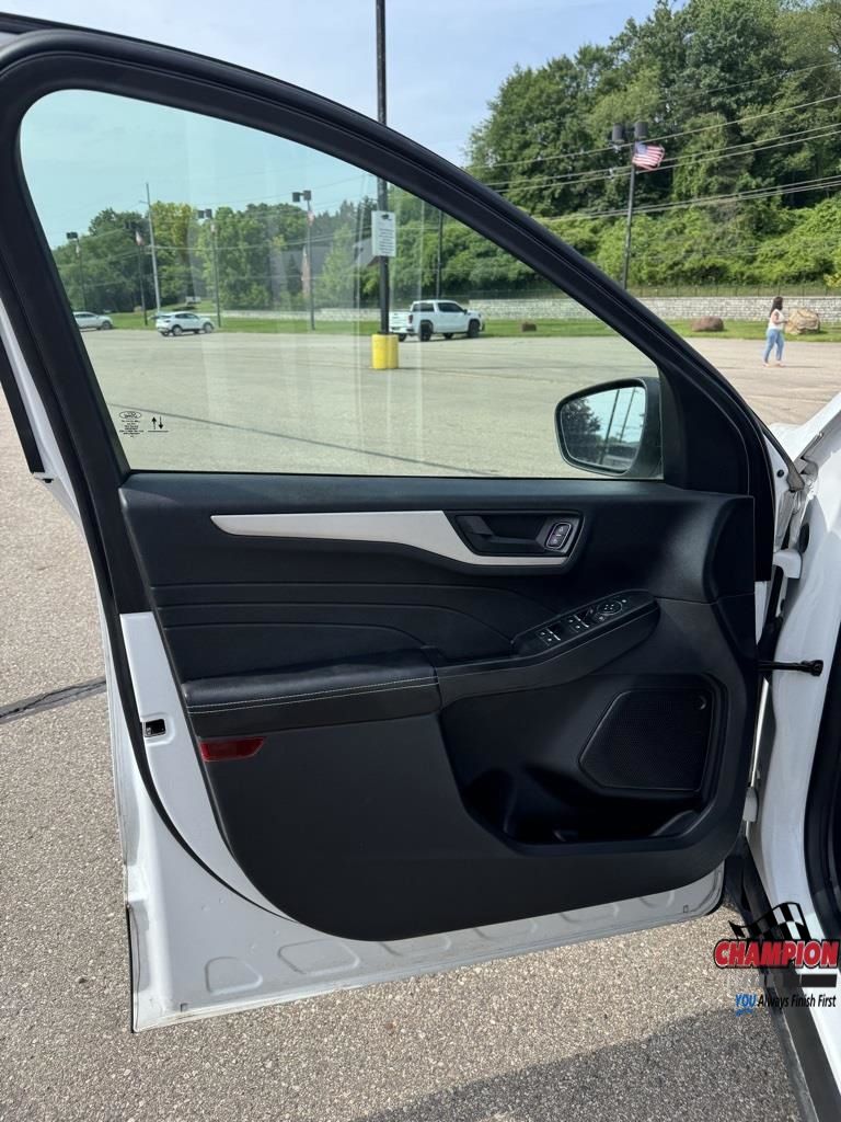 2022 Ford Escape SE photo 12