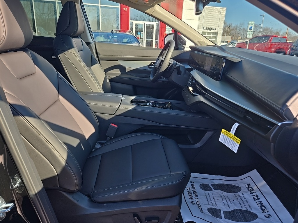 2025 Nissan Murano SL photo 2