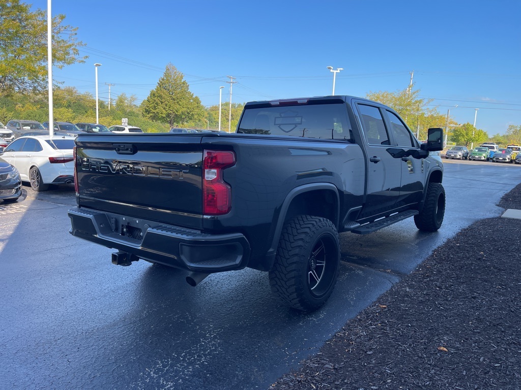 2023 Chevrolet Silverado 2500HD Custom photo 3