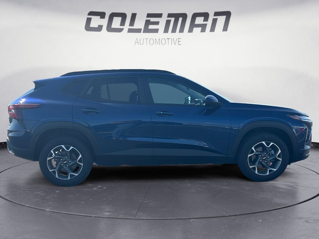 2024 Chevrolet Trax LT photo 6