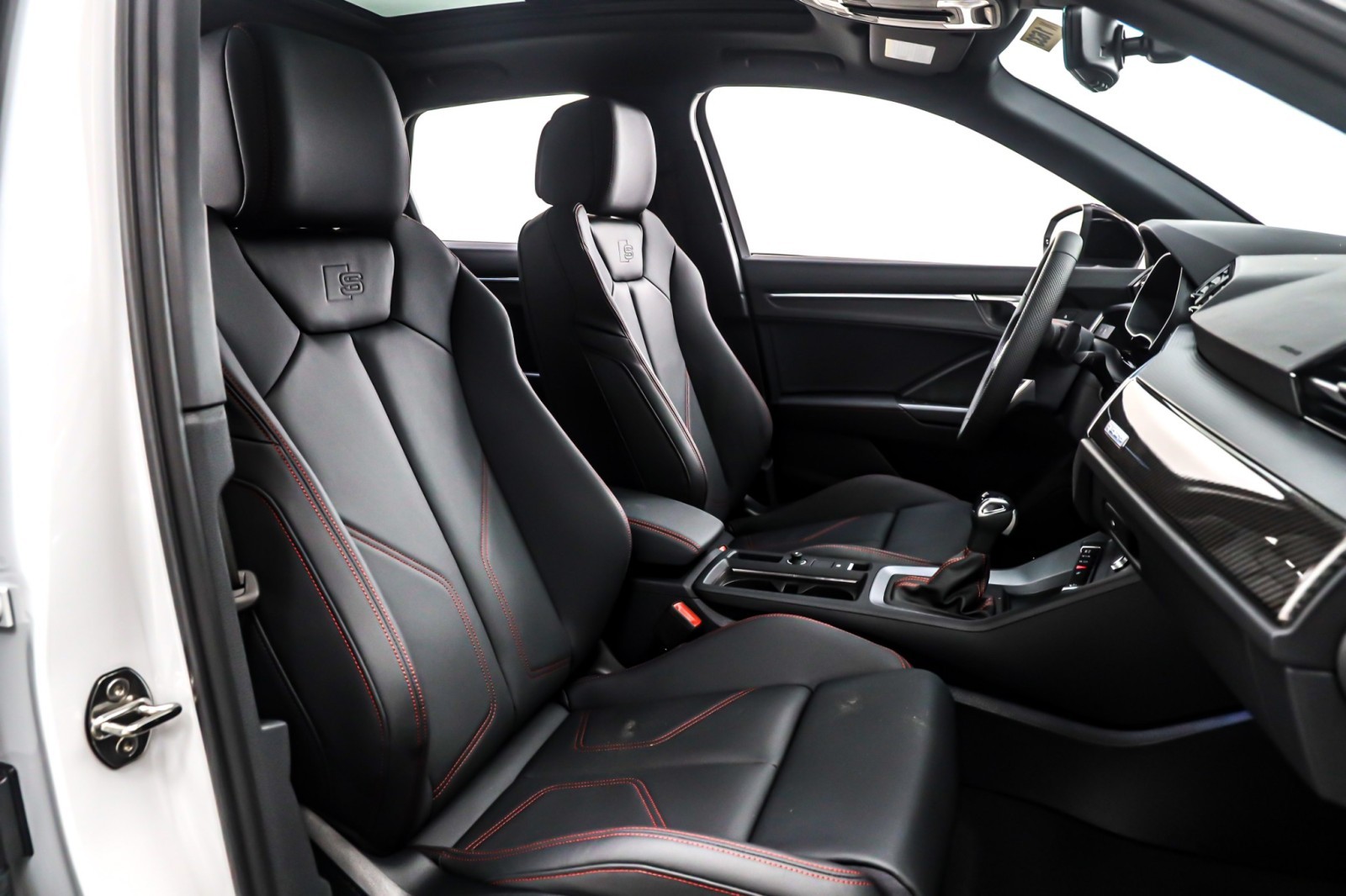 2025 Audi Q3 S line Premium Plus 45 TFSI photo 4