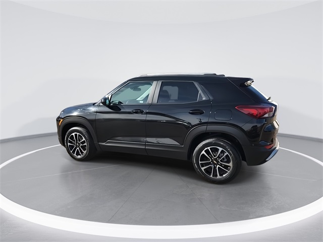 2024 Chevrolet Trailblazer LT photo 4