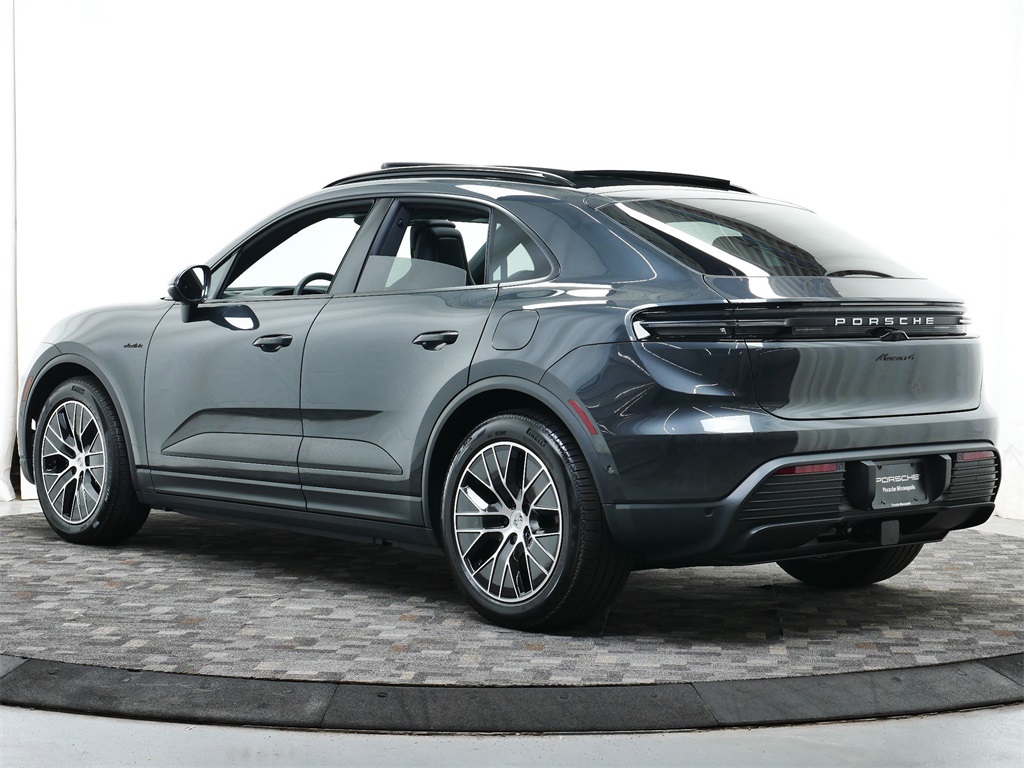 2025 Porsche Macan Electric 4 photo 3