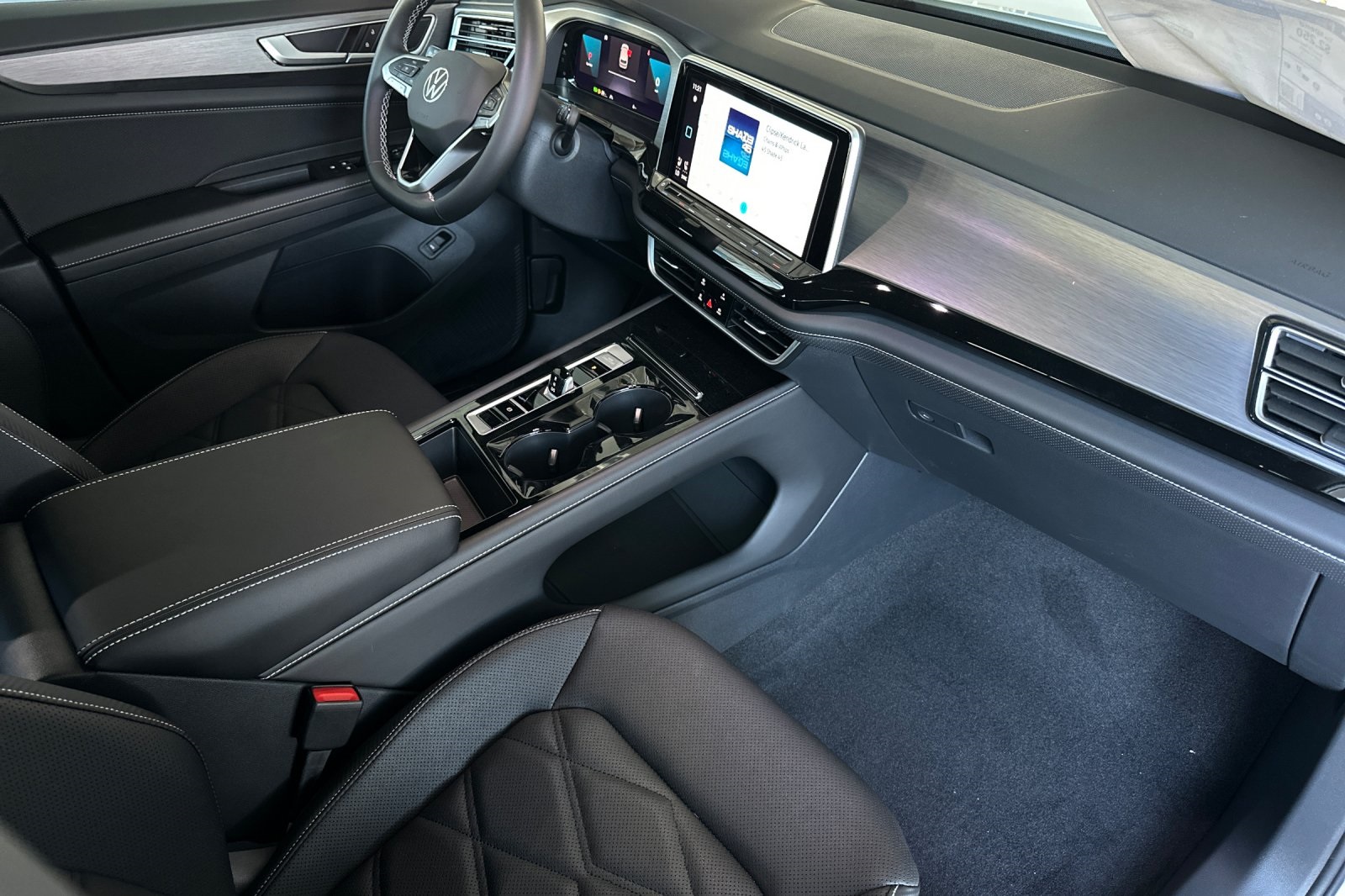 2026 Volkswagen Atlas Cross Sport SE Technology photo 14