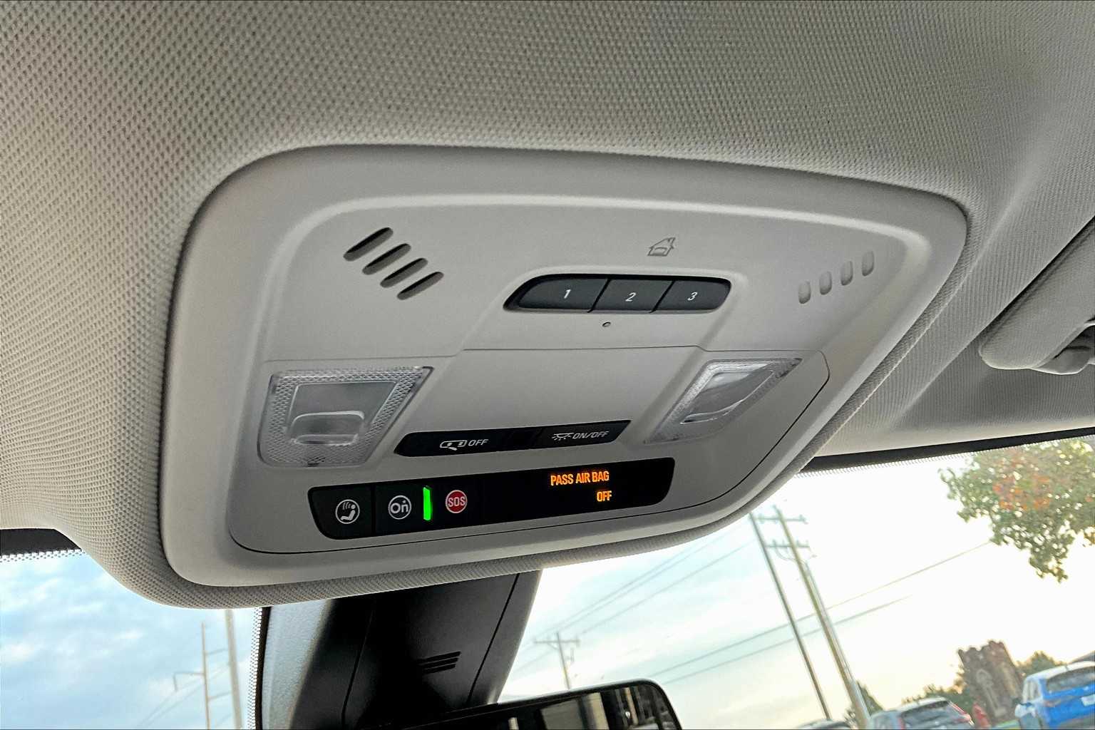 2019 Chevrolet Traverse Premier photo 28